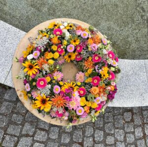 bunter Blumenkranz 70cm Durchmesser