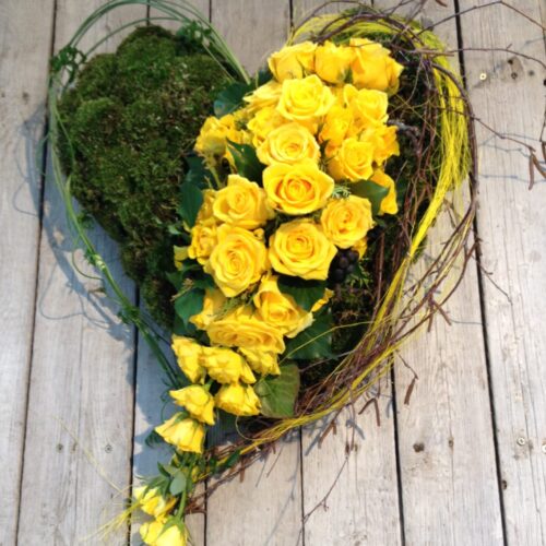 Getrenntes Herz in gelb