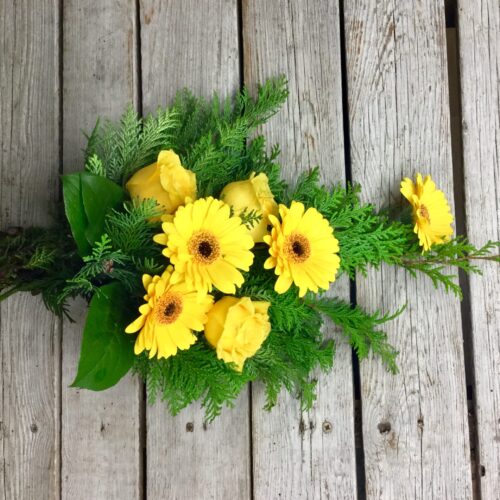 Trauergesteck/ Strauß zue Beerdigung in gelb