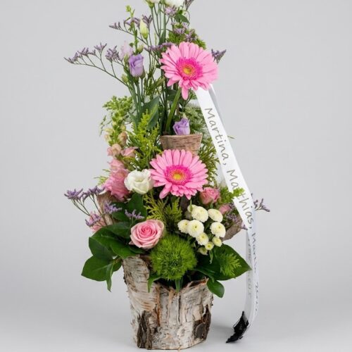 Birkentopf mit Blumen zur beisetzung gesteckt Farbe rosa wei&szlig;