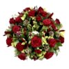 Trauerkranz mit roten Rosen